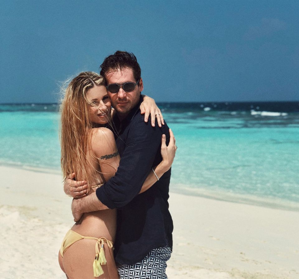 Michelle und Tomaso sieht man jedenfalls an, dass sie ineinander die große Liebe sehen. Wir wünschen ihnen, dass das auch immer so bleibt und natürlich einen wunderbaren Start ins neue Jahr. Michelle und Tomaso sieht man jedenfalls an, dass sie ineinander die große Liebe sehen. Wir wünschen ihnen, dass das auch immer so bleibt und natürlich einen wunderbaren Start ins neue Jahr.