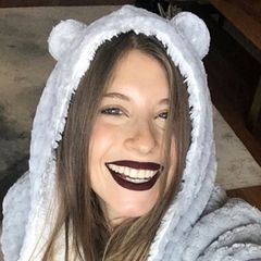 Denn Cathy schreibt zu diesen Bildern: "Habt ihr Vorsätze fürs neue Jahr? Ich eigentlich nicht ... bis auf einen. Mein 2. Bild drückt genau das aus, was ich mir fürs Jahr 2018 vornehme. #happymama". Die Spielerfrau freut sich wirklich riesig auf ihre neue Rolle als Mutter. 