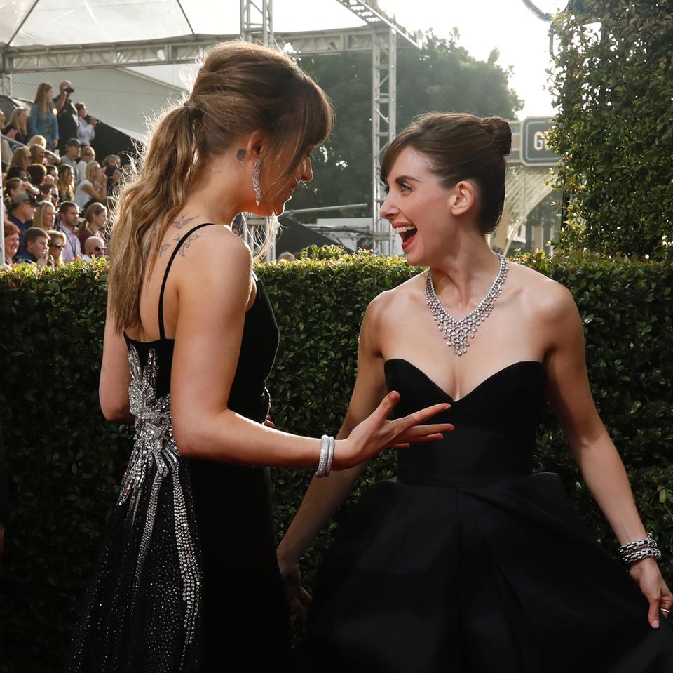 Mandy Moore, Alison Brie bei den Golden Globes 2018