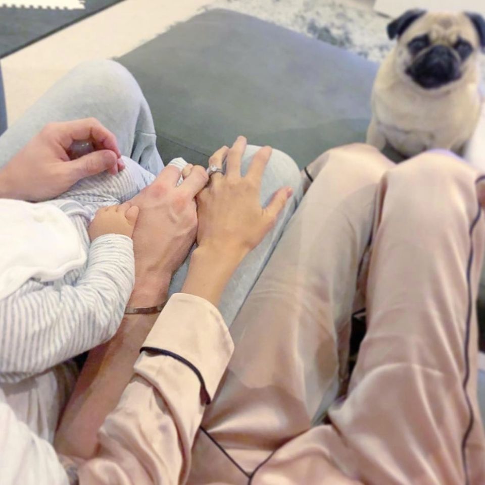 9. Januar 2018 "Entspannen nach einem stressigem Arbeitstag" postet Storm Keating. 9. Januar 2018 "Entspannen nach einem stressigem Arbeitstag" postet Storm Keating.