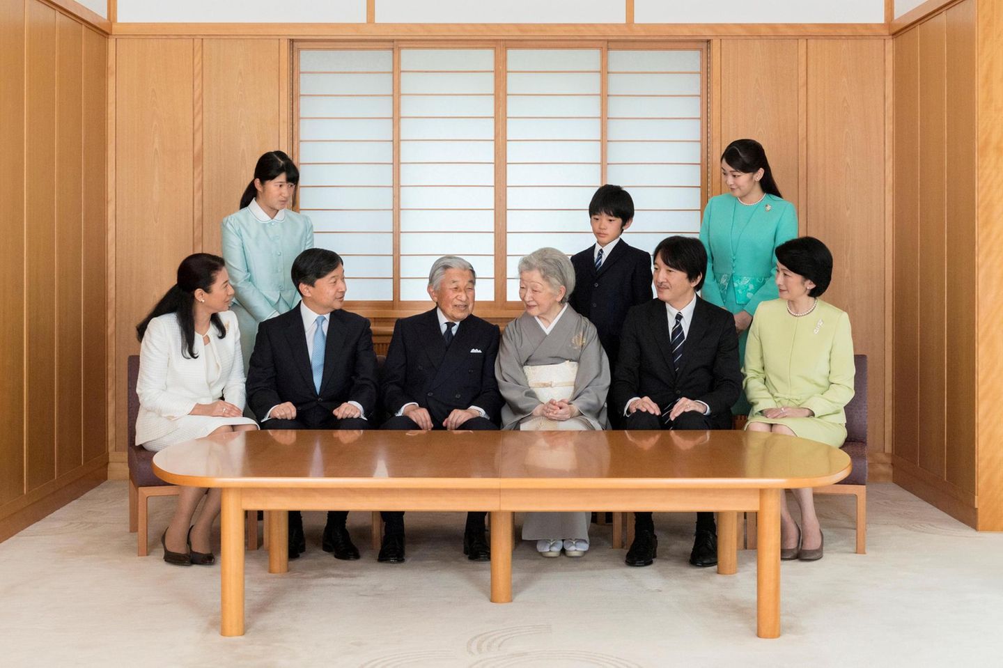 1. Januar 2018  Bitte recht freundlich: Die japanische Kaiserfamilie um Kaiser Akihito hat sich im November versammelt für das alljährliche Neujahrsfoto.