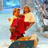 4. Februar 2006   So macht Weihnachten spaß: Das spätere Traumpaar der Schlagerszene versprüht Freude während der Show: "Winterfest der Volksmusik". Damals waren sie noch nicht zusammen - ob es da schon gefunkt hat?