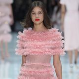 Romantische Rüschen sind eindeutig der Couture-Trend der neuen Saison.