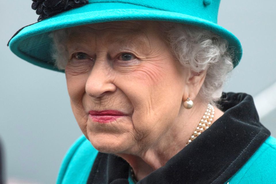 Meghan Markle : Queen Elizabeth II. stellte extra ein Programm zusammen, mit dem die US-Schauspielerin Meghan in eine Vorzeige-Royalista verwandelt werden soll Queen Elizabeth II. stellte extra ein Programm zusammen, mit dem die US-Schauspielerin Meghan in eine Vorzeige-Royalista verwandelt werden soll
