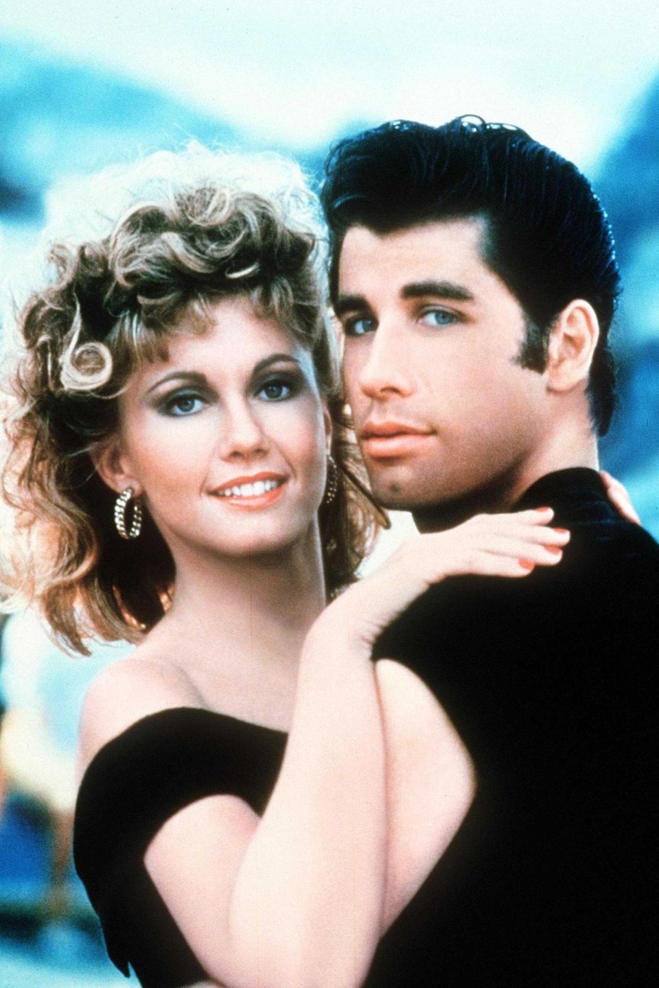 Grease   Die unvergessliche Liebesgeschichte zwischen zwei Highschool-Teenagern hat Olivia Newton-John und John Travolta zu großen Hollywoodstars gemacht. Die Musical-Verfilmung hat 1978 einen noch nie dagewesenen Disco-Hype ausgelöst. 40 Jahre später treffen Olivia und John wieder aufeinander; und haben sich genauso gern wie früher ...