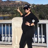 "Monday Morning hike", schreibt Eva Longoria zu diesem schön schwangeren Schnappschuss von sich auf Instagram. Die Schauspielerin startet sportlich und gut gelaunt in die neue Woche. 
