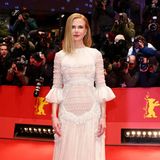 Ganz romantisch zeigt sich Nicole Kidman bei der Berlin-Premiere von "Königin der Wüste" in diesem Kleid von Valentino Couture.