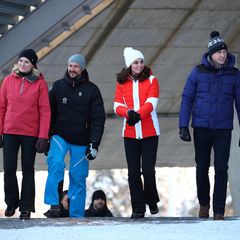 Norwegen - Tag 3  Besuch auf der Ski-Schanze Holmenkollen: Mette-Marit und Haakon zeigen den Briten die Skisprungschanze und das älteste Skimuseum der Welt.