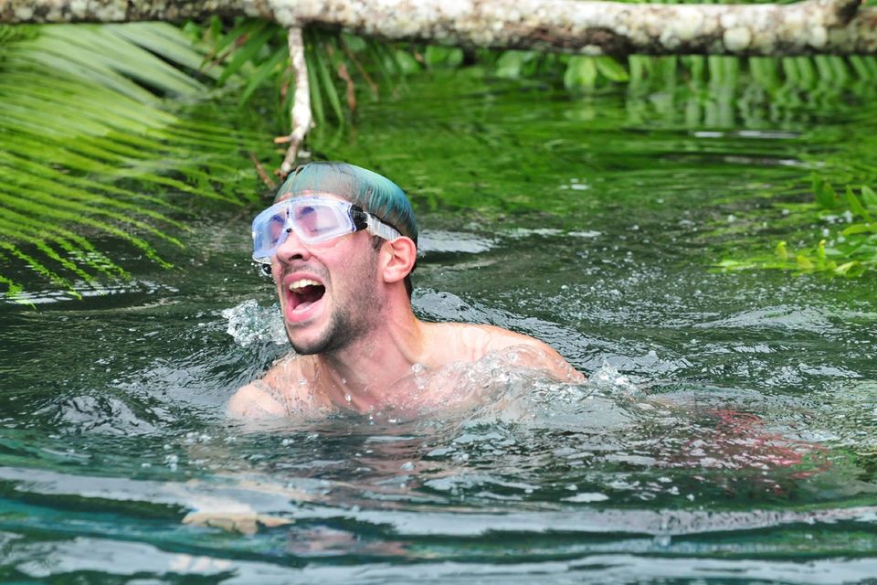 Die härteste Sarah Knappik aller Zeiten: Daniele Negroni kämpft sich durch das "Spaßbad Murwillumbah" Daniele Negroni kämpft sich durch das "Spaßbad Murwillumbah"