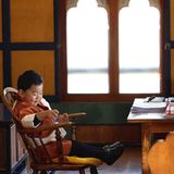 5. Februar 2018   Der "Drachenprinz" wird zwei Jahre alt. Zur Feier des kleinen Prinzen Jigme ist dieser private Moment zwischen Vater König Jigme Khesar Namgyal Wangchuck und seinem Sohn veröffentlicht worden. 