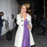 Auch Dianna Agron bringt schon sommerlichen Flair in Weiß und Lila zur Fashion Week.