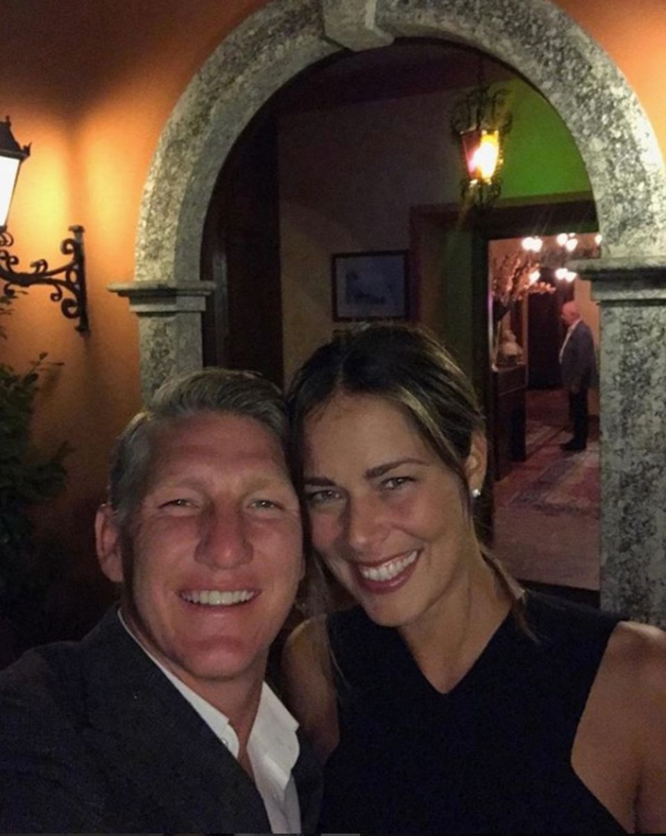 "Das schönste Gefühl auf der Welt ist es, in deiner Nähe zu sein", postet Ana Ivanovic an Bastian Schweinsteiger.