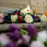 15. Februar 2018   Große Anteilnahme vom Volk: Vor den Toren Amalienborgs liegen Blumen, Bilder, kleine Nachrichten und viele andere liebe Aufmerksamkeiten.