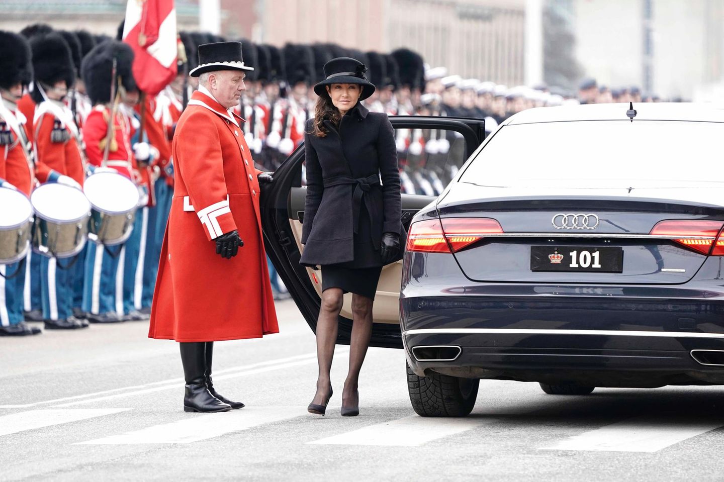 20. Februar  Gräfin Alexandra von Frederiksborg, die ehemalige Schwiegertochter, nimmt auch an der Beisetzung teil.