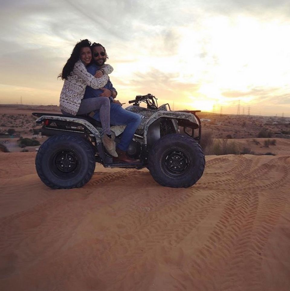 2. Februar 2018 "Ich vermisse die Sonne", postet Massimo Sinató aus dem winterlichen Deutschland. Zu sehen ist ein Throwback-Foto von Rebecca Mir und ihm im vergangenen Dubai-Urlaub. 2. Februar 2018 "Ich vermisse die Sonne", postet Massimo Sinató aus dem winterlichen Deutschland. Zu sehen ist ein Throwback-Foto von Rebecca Mir und ihm im vergangenen Dubai-Urlaub.