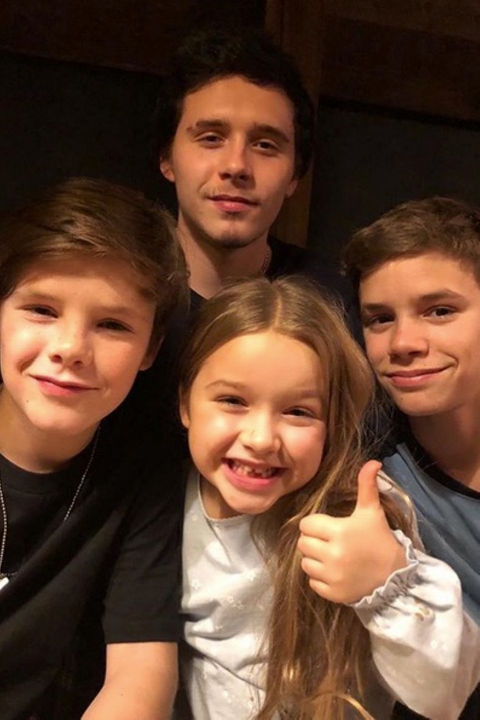 4. März 2018 Happy Birthday, Brooklyn: Dieses Foto ihrer vier Sprösslinge Brooklyn, Cruz, Harper und Romeo postet die stolze Mama Victoria Beckham zum 19. Geburtstag ihres Größten. 4. März 2018 Happy Birthday, Brooklyn: Dieses Foto ihrer vier Sprösslinge Brooklyn, Cruz, Harper und Romeo postet die stolze Mama Victoria Beckham zum 19. Geburtstag ihres Größten.