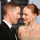 Tiefe, leidenschaftliche Blicke bei Kate Bosworth und ihrem Ehemann Michael Polish. 