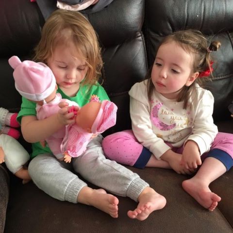 Nicole und Jessica Rich