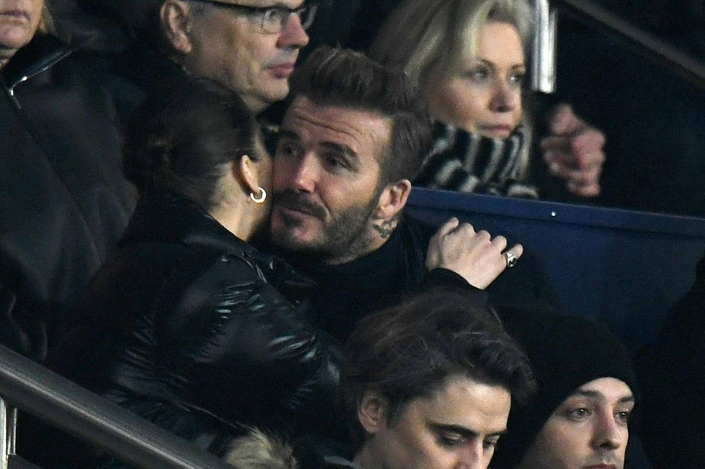 Bella Hadid und David Beckham konnten die Finger nicht voneinander lassen