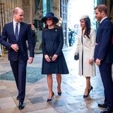 Die britische Königsfamilie trifft in der Kirche ein: Prinz William und sein Bruder Prinz Harry flankieren stolz ihre schönen Damen Catherine und Meghan.