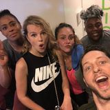 7. März 2018  Jessica Alba (m.) meint es wirklich ernst: Total verschwitzt posiert die Schauspielerin mit Freunden und Trainern nach dem dritten Workout des Tages. 