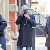 16. März 2018  John Stamos dreht den Spieß mal um und knipst die Paparazzi in New York ...