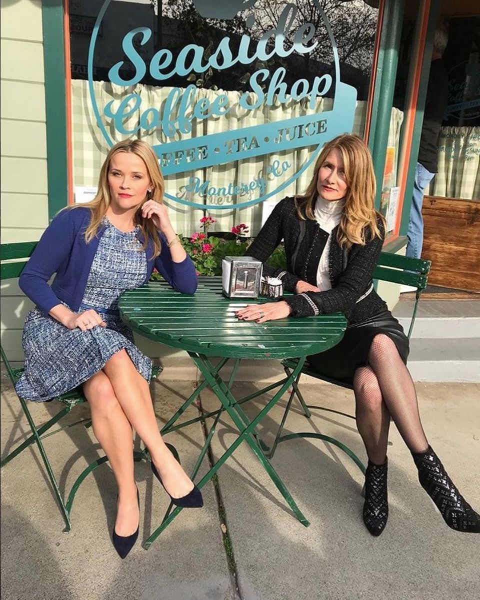 20. März 2018  "Aufgepasst Monterey, hier kommen wir!", postet Reese Witherspoon. Zu sehen ist sie mit ihrer Schauspielkollegin Laura Dern aus der Serie "Big Little Lies"