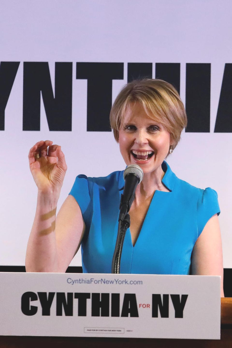 20. März 2018 Frauenpower an die Macht. Schauspielerin Cynthia Nixon gibt bekannt, dass sie bei einem Wahlkampf in Brooklyn für den Gouverneur von New York kandidiert. 20. März 2018 Frauenpower an die Macht. Schauspielerin Cynthia Nixon gibt bekannt, dass sie bei einem Wahlkampf in Brooklyn für den Gouverneur von New York kandidiert.