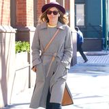 Während Ehemann Justin Timberlake auf großer Tour ist, genießt Jessica Biel einen Spaziergang durch das sonnige New York. Mit Hut, Sonnenbrille und lässigem Mantel ist die Schauspielerin kaum zu erkennen.