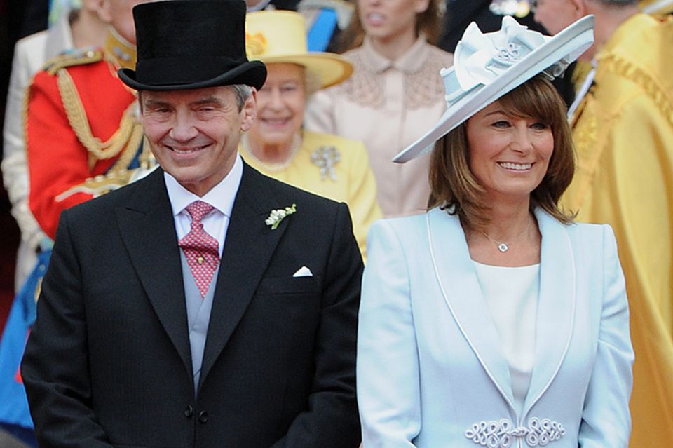 Michael und Carole Middleton zeigen an der Hochzeit von Prinz William und Kate Middleton im April 2011, wie man sich im "Morning Dress" perfekt kleidet