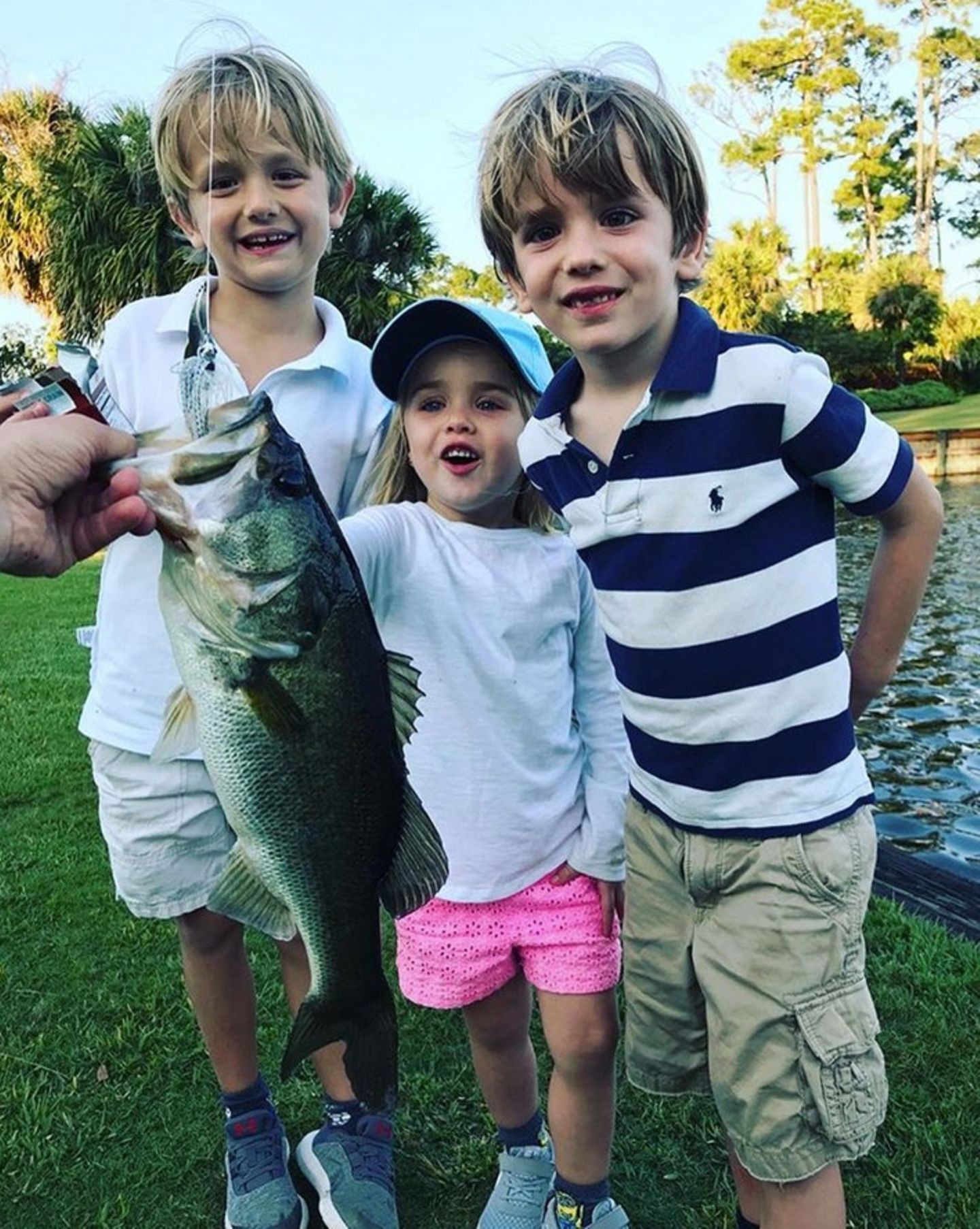 19. März 2018  Donald Trump Jr. ist mit den Kids zum Angeln gefahren. Die Kleinen präsentieren besonders stolz den gefangenen Fisch. 