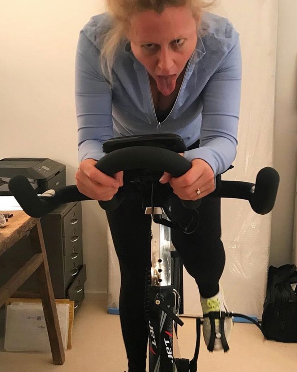 So richtig nach Spaß beim Sport sieht dieses Training von Barbara Schöneberger aber nicht aus. So richtig nach Spaß beim Sport sieht dieses Training von Barbara Schöneberger aber nicht aus.