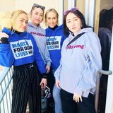 Miley Cyrus ist mit ihrer Mutter Tish und ihren Schwestern Noah und Brandi hoch motiviert, gegen Waffengewalt zu demonstrieren. 