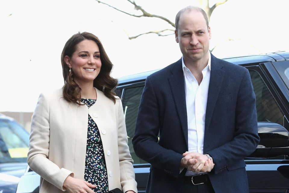 Die hochschwangere Herzogin Catherine bei ihrem letzten Auftritt vor der Babypause. An ihrer Seite: Ehemann Prinz William 