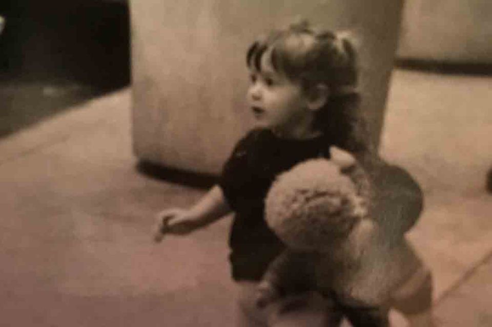 Vito Schnabel: "I love you" schreibt der Kunsthändler zu diesem Bild seiner Schwester als kleines Mädchen "I love you" schreibt der Kunsthändler zu diesem Bild seiner Schwester als kleines Mädchen
