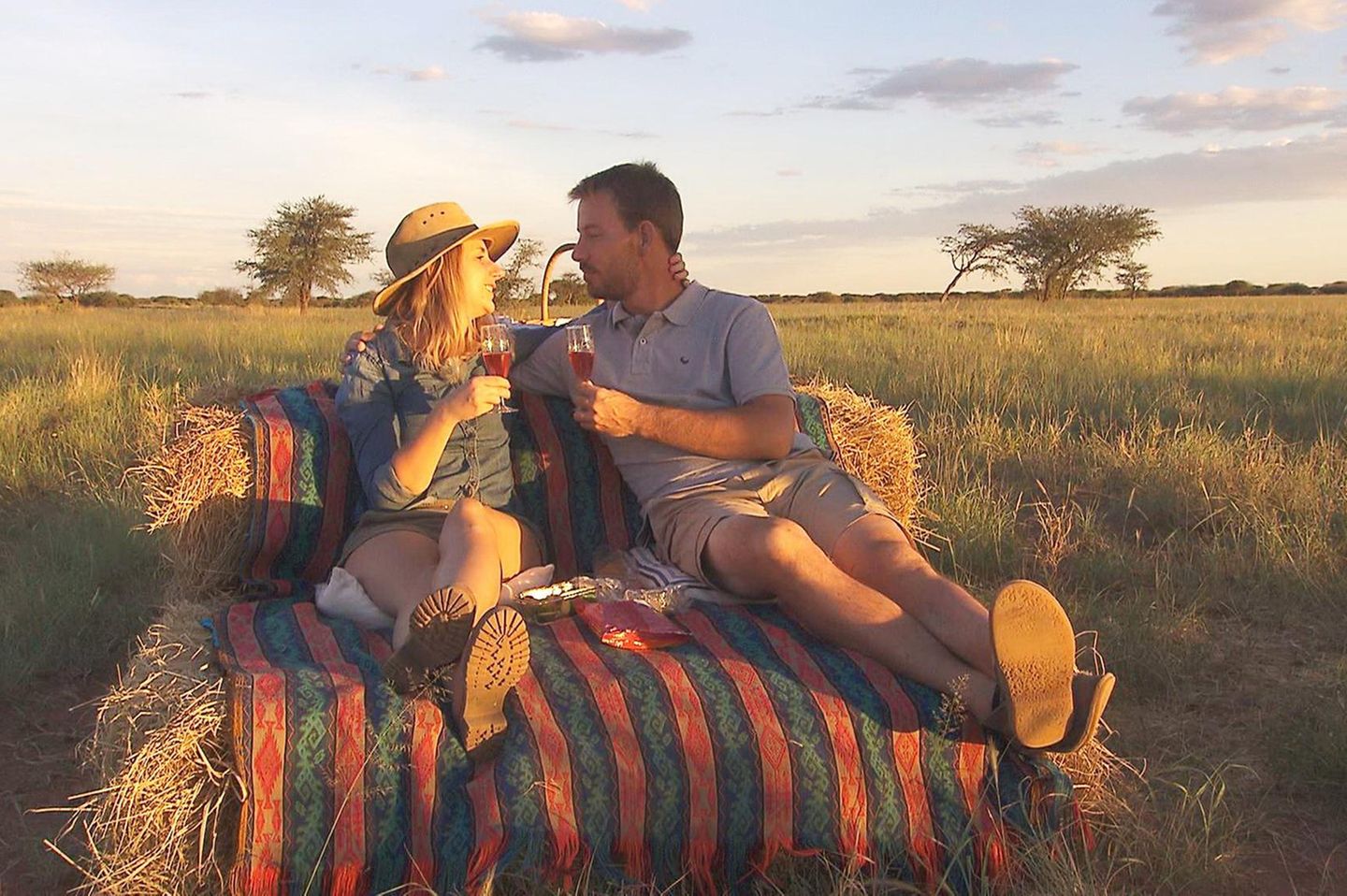 Gerald, der attraktive Farmer aus Namibia hat sich für Anna, entschieden - die beiden haben sich bereits verlobt und planen in Namibia die Zukunft