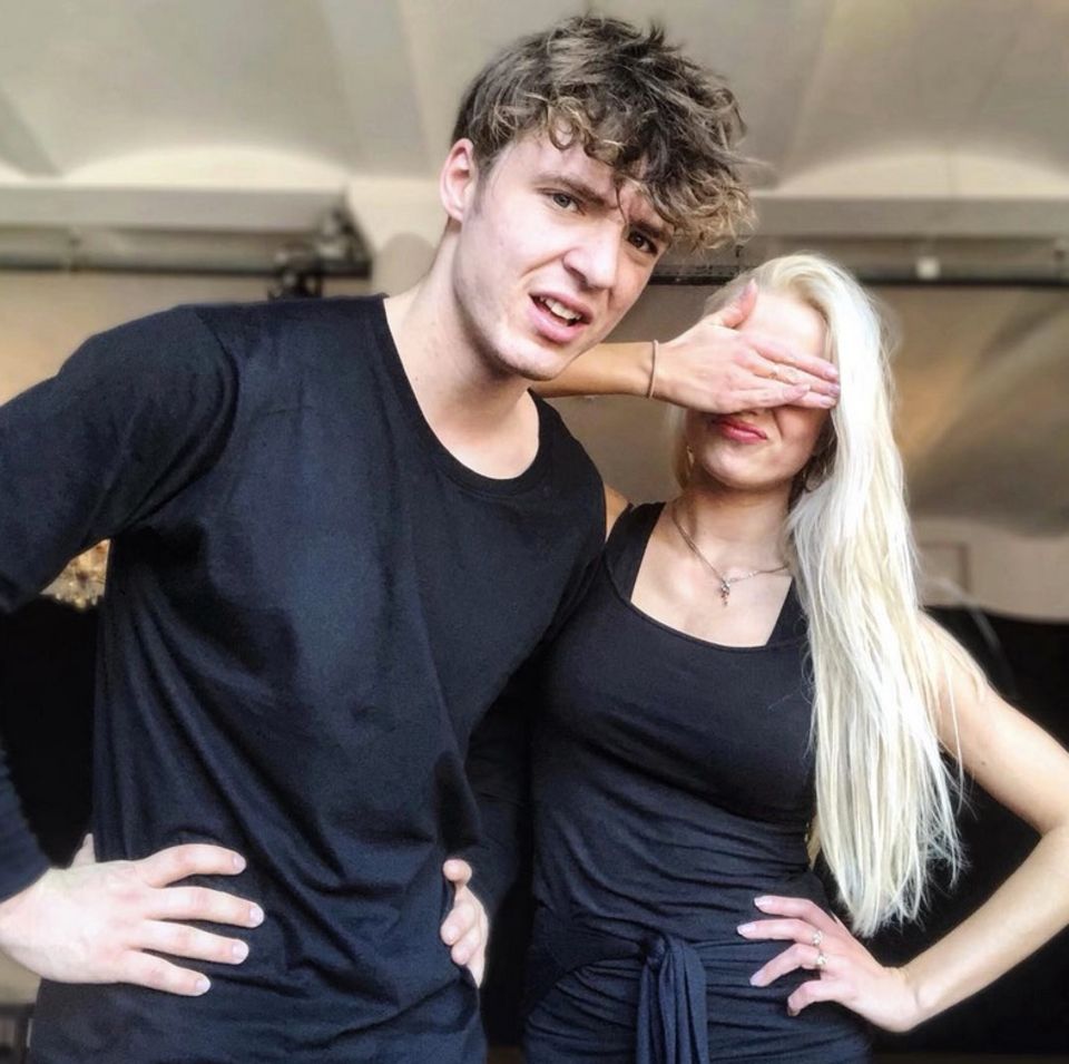 Ob es bei den beiden so gut läuft? Roman Lochmann und seine Tanzpartnerin Katja Kalugina trainieren sehr hart für die nächste Show Ob es bei den beiden so gut läuft? Roman Lochmann und seine Tanzpartnerin Katja Kalugina trainieren sehr hart für die nächste Show
