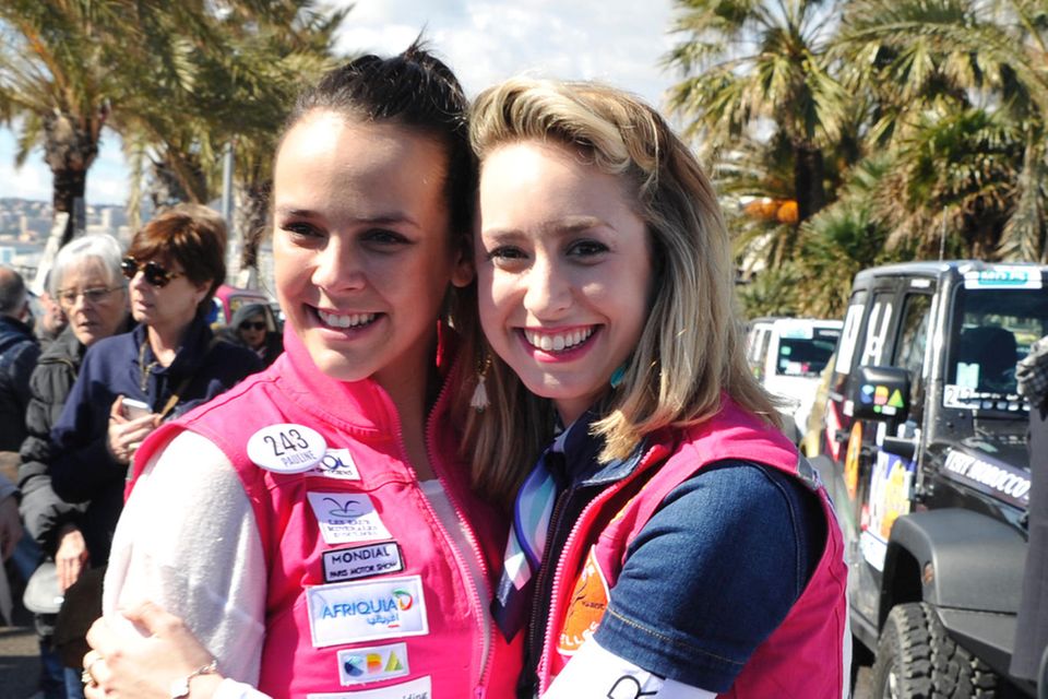 Jazmin Grace Grimaldi: Freundinnen: Jazmin Grace und ihre Cousine Pauline Ducruet (l.) bei der "Rallye Aïcha des Gazelles" in Marokko Freundinnen: Jazmin Grace und ihre Cousine Pauline Ducruet (l.) bei der "Rallye Aïcha des Gazelles" in Marokko