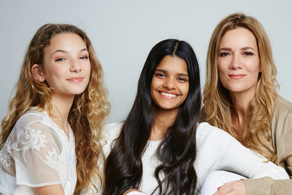 Jessica Stockmann: Jessica Stockmann mit ihren Töchtern Nicita und Nisha Jessica Stockmann mit ihren Töchtern Nicita und Nisha