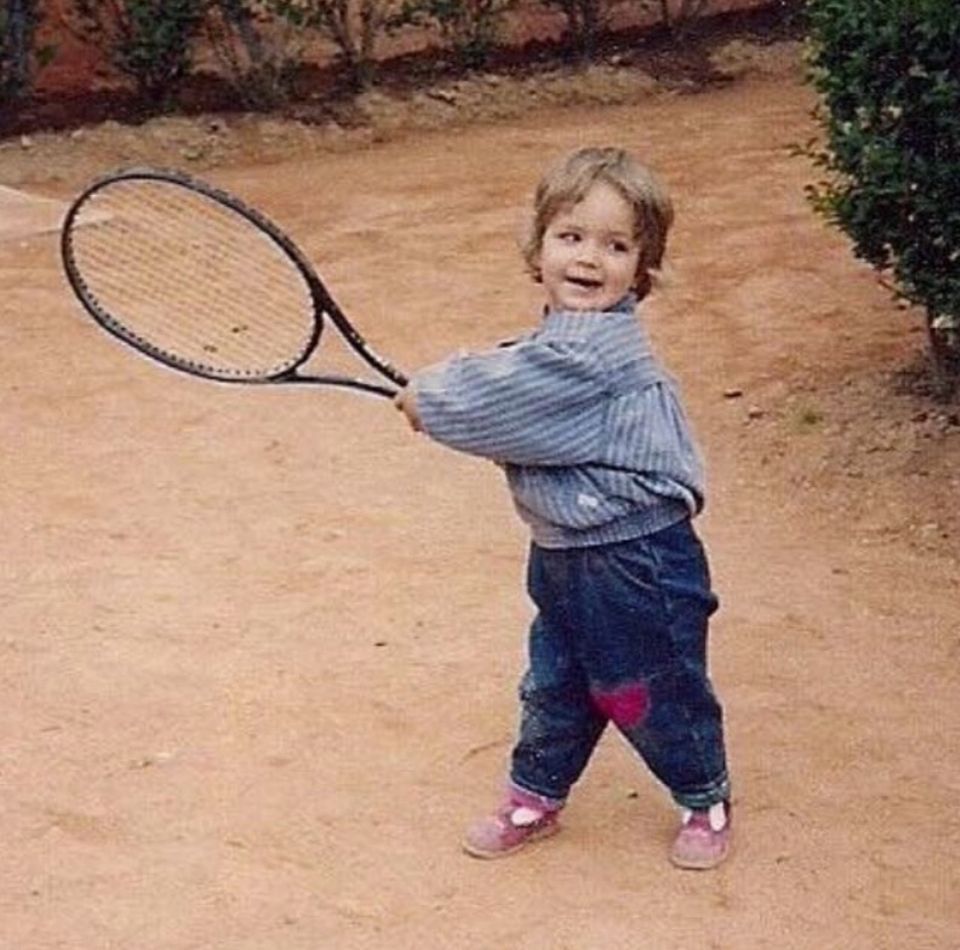 Sabine Lisicki Die Leidenschaft für den Tennissport hatte Sabine Lisicki bereits als kleiner Stöpsel. Sabine Lisicki Die Leidenschaft für den Tennissport hatte Sabine Lisicki bereits als kleiner Stöpsel.