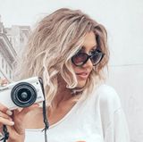Vor ihrer Teilnahme an "Germany's next Topmodel" war Gerda bereits blond. Im Rahmen des Umstylings wurde ihre Walle-Mähne braun gefärbt und jetzt hat sich das Model erneut einer kompletten Typverwandlung unterzogen. 