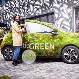Weniger Emissionen bei maximaler Flexibilität: Die Fahrservice-App uber bietet nun auch Fahrten mit Elektrofahrzeugen an. Nicht nur Model Sara Nuru ist von uberGREEN begeistert!