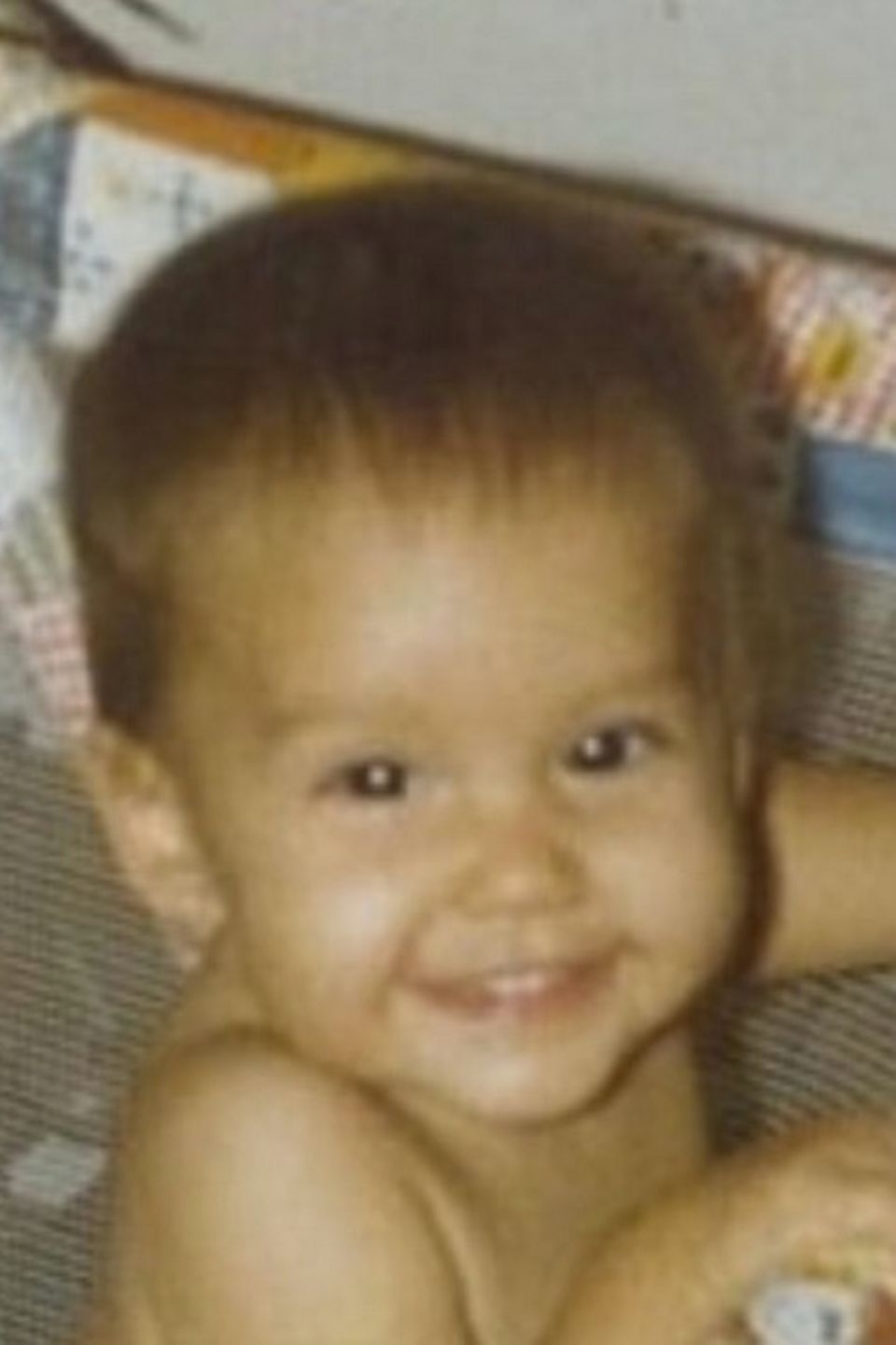 Jessica Alba   Erkennen Sie die dieses, kleine strahlende Kind auf dem Bild? Richtig, es ist Jessica Alba als Baby, was uns auf dem Foto so fröhlich entgegen lacht. 