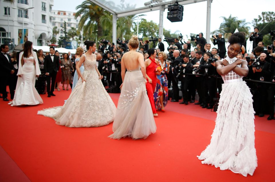 So viele Schönheiten auf dem Red Carpet: Die talentierte Schauspielerin Lupita Nyong’o ist da keine Ausnahme.