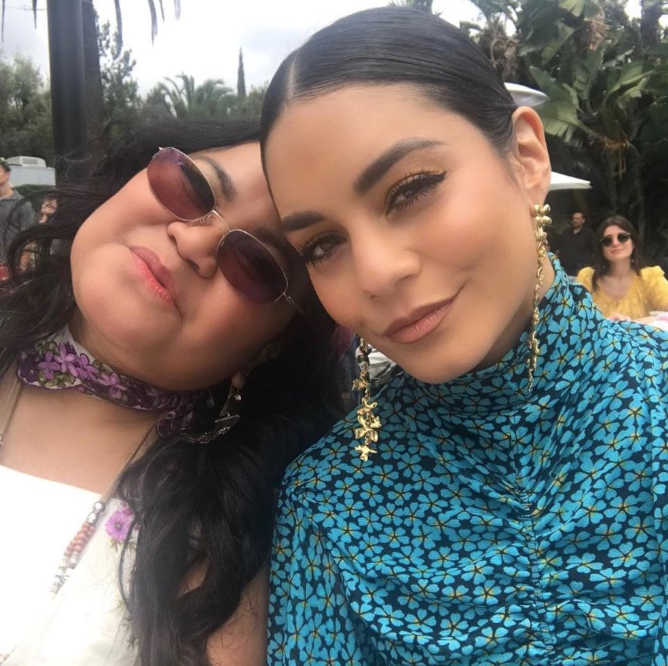 Über ihre Mutter ist Vanessa Hudgens sehr froh. Die verspielteste, fröhlichste und strahlendste Mama, die sie kenne - so Hudgens zu ihrem Foto mit Mutter Gina Guangco. Über ihre Mutter ist Vanessa Hudgens sehr froh. Die verspielteste, fröhlichste und strahlendste Mama, die sie kenne - so Hudgens zu ihrem Foto mit Mutter Gina Guangco.