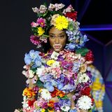 Winnie Harlow überzeugt im Blumenkleid: Das Model läuft für die "Fashion for Relief"-Show in Cannes.