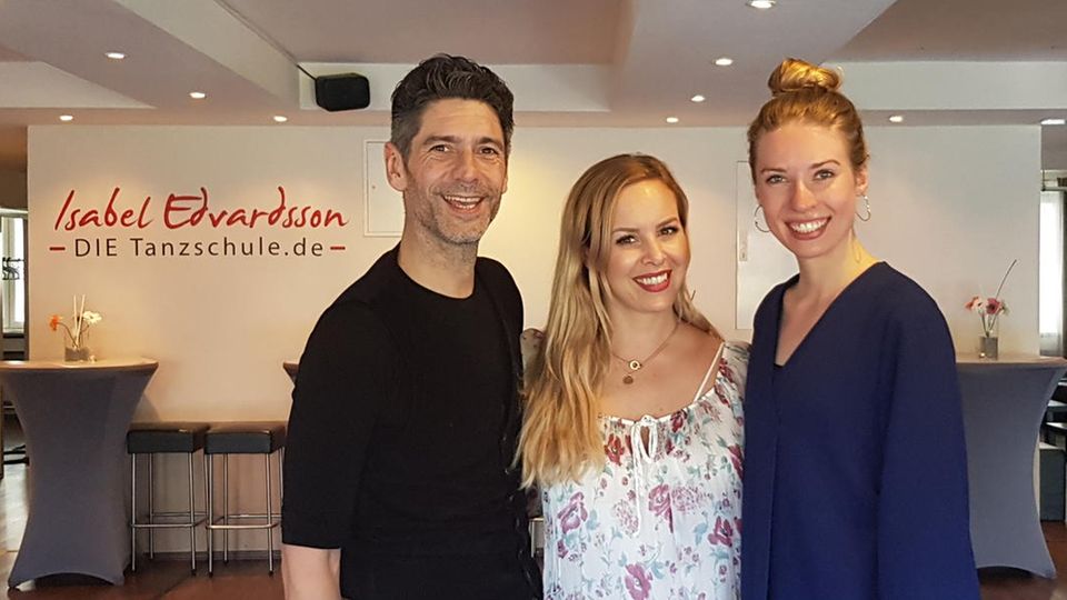 GALA-Volontärin Ronja Ebeling besucht "Let's Dance"-Star Isabel Edvardsson und Marcus Weiß in ihrer Hamburger Tanzschule. 