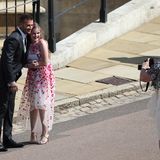 Sympathische Geste: David Beckham posiert für diverse Fotos mit Fans, die unter den Gästen sind. Wann kriegt man schon mal die Gelegenheit dazu?