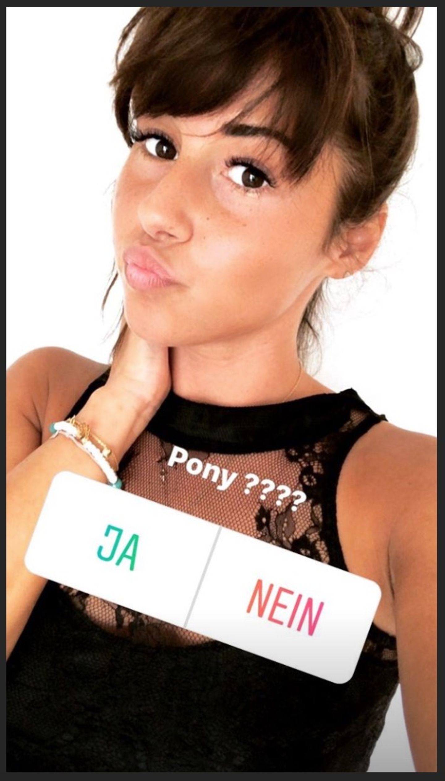 Pony-Frisur: Bilder von Stars mit Stirnfransen | GALA.de