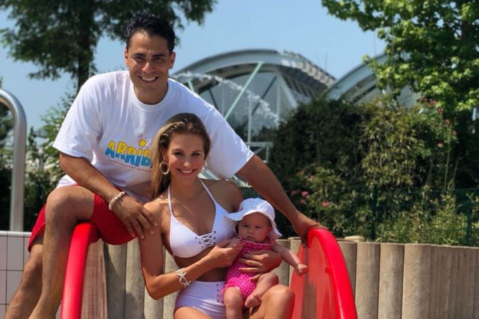 Silva Gonzalez + Stefanie Schanzleh: Silva Gonzalez und Stefanie Schanzleh auf einer Rutsche mit ihrer süßen Ella Mariana Silva Gonzalez und Stefanie Schanzleh auf einer Rutsche mit ihrer süßen Ella Mariana